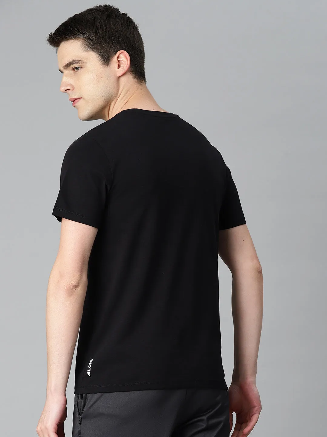 Alcis Men Black Solid Sports T-shirt