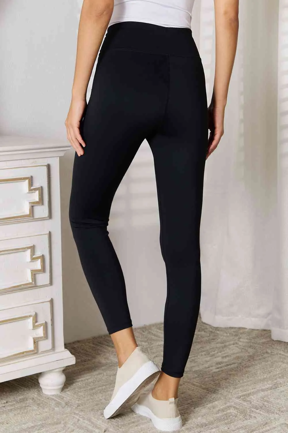 Basic Bae V-Waistband Sports Leggings (BFD) T