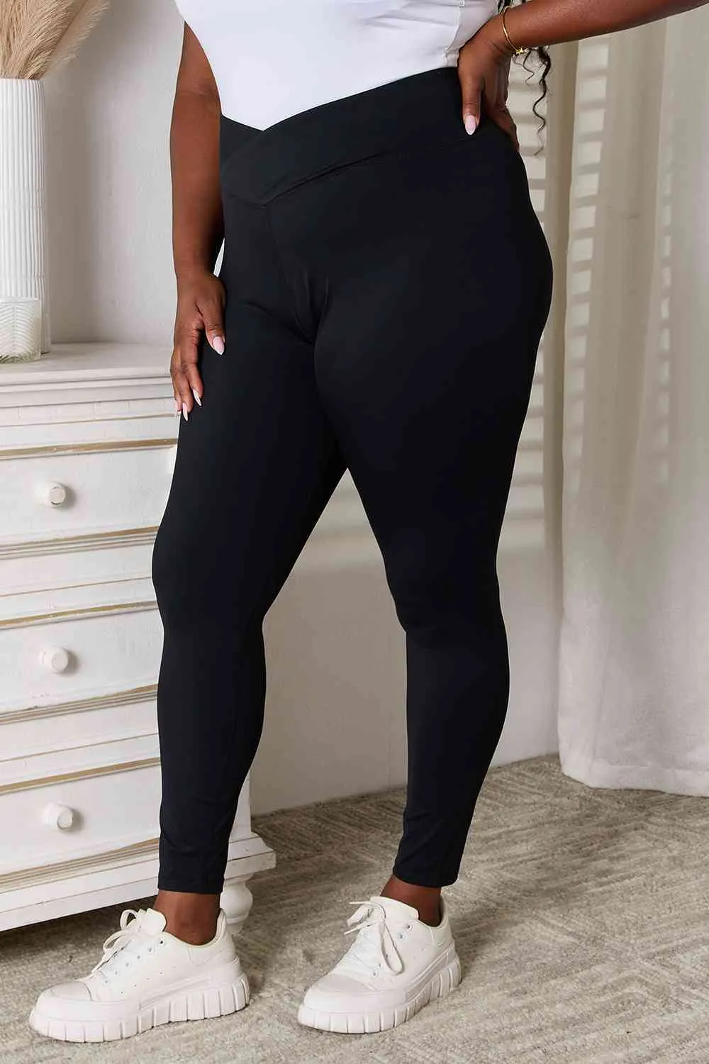 Basic Bae V-Waistband Sports Leggings (BFD) T