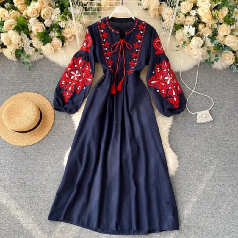 Bohemian Floral Embroidery with Lantern Sleeve Pleated Dresses