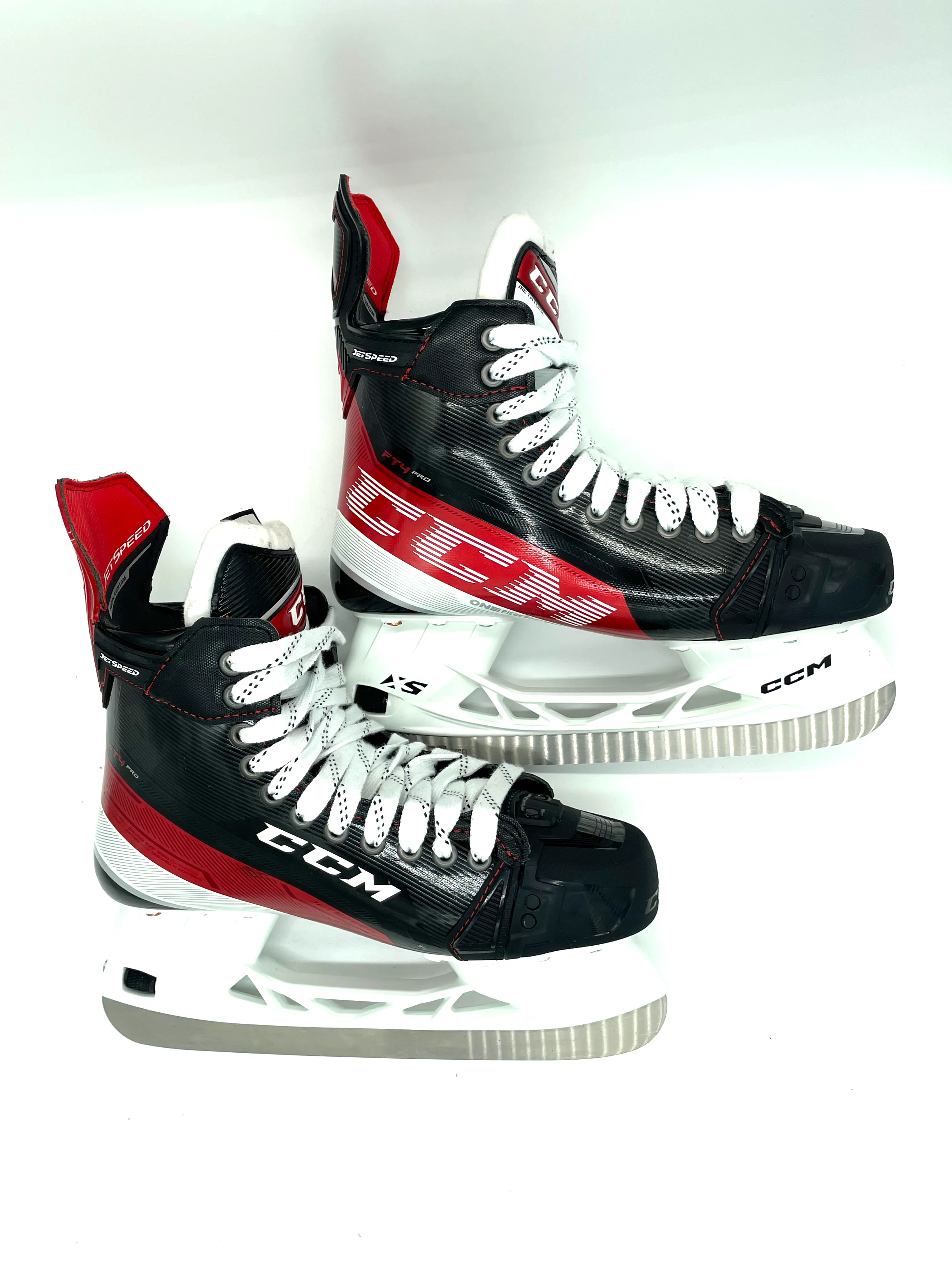 CCM Jetspeed FT4 Pro - Pro Stock Hockey Skates - Size 9