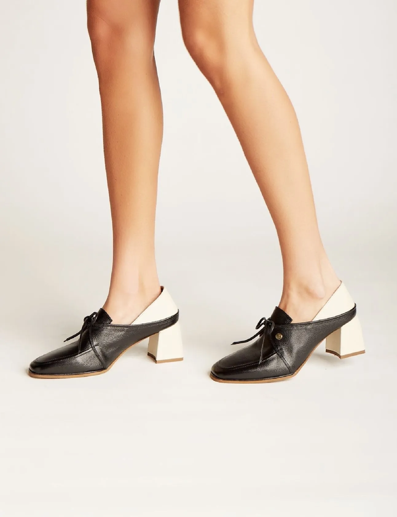 Focus heeled loafers in black/off white leather womens shoes