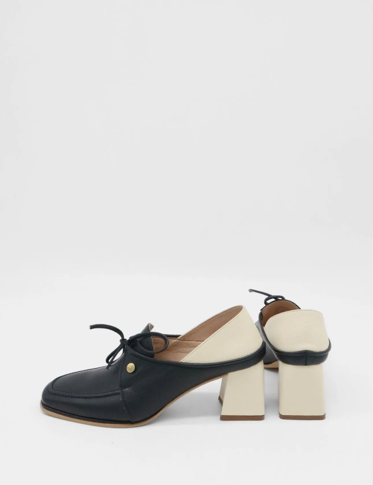 Focus heeled loafers in black/off white leather womens shoes