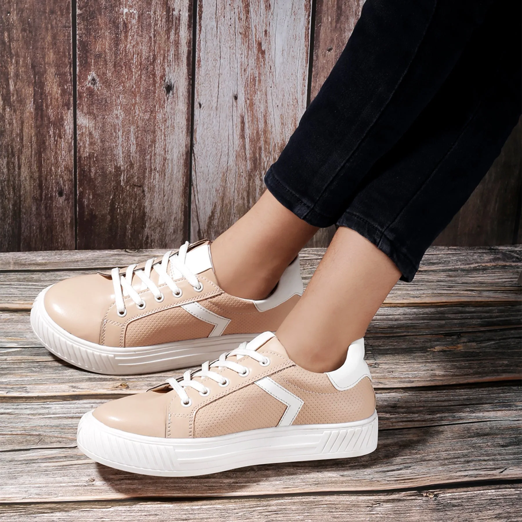 New Trendiest And Stylish Women's Casual Sneaker Shoes