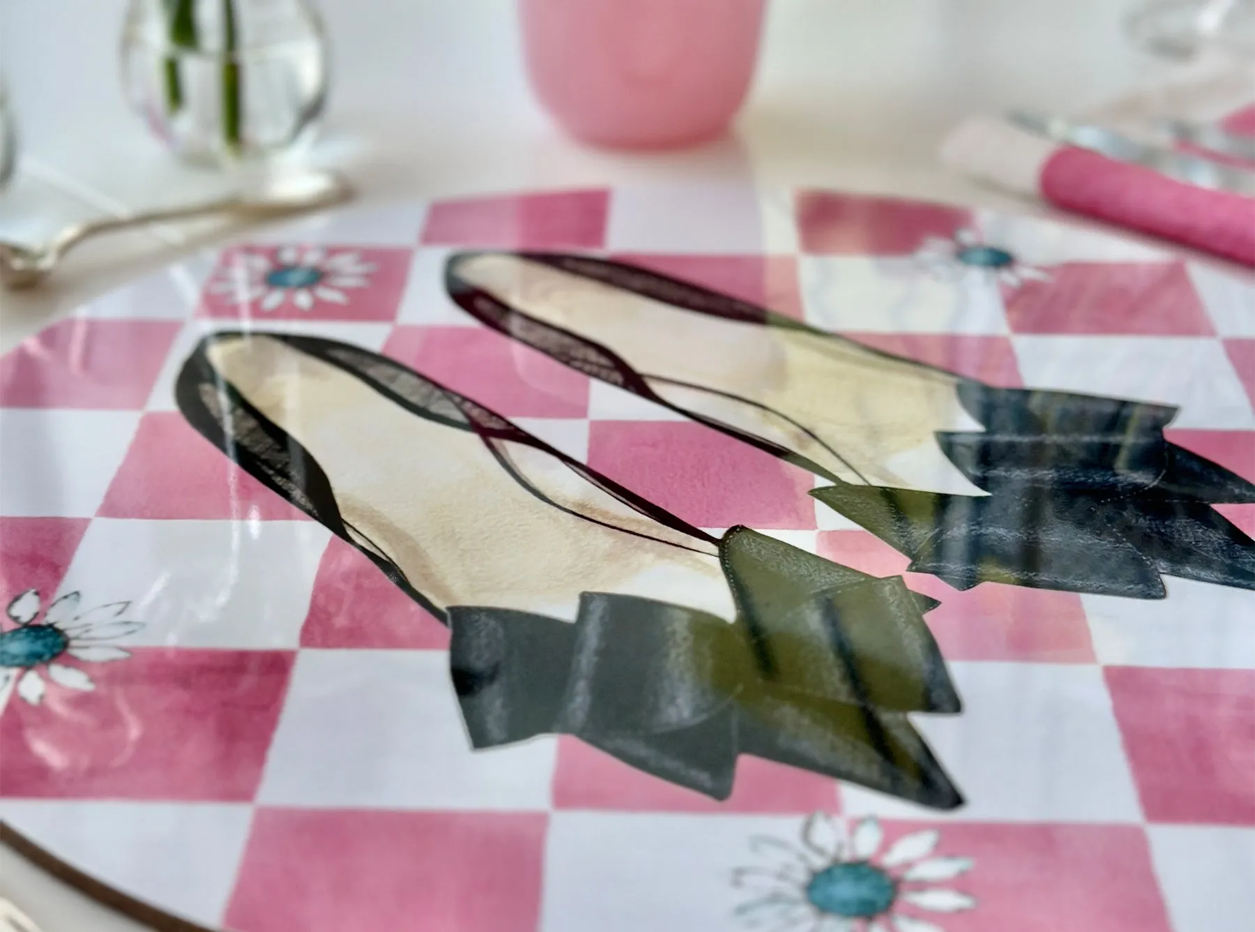 Set of 6 Shoe Check & Crystal Round Cork-Backed Placemats in Rose Pink