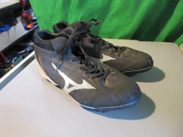 Used Mizuno Cleats Size 8.5